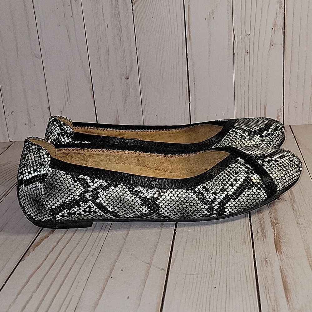 Vionic carol ballet flats Snake Print Size 8